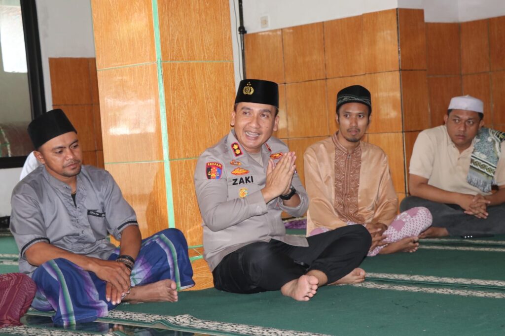 Kapolres Lebak Sampaikan Pesan Kamtibmas Lewat Kultum Ashar di Mushola Baitul Mu’minin