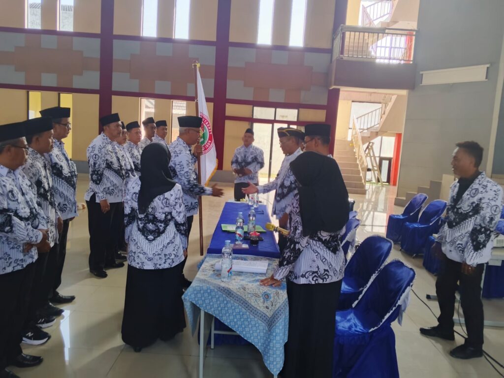 Pelantikan Ketua PGRI Setu Beserta Jajarannya Masa Bakti Tahun 2025–2030 Penuh Khidmat