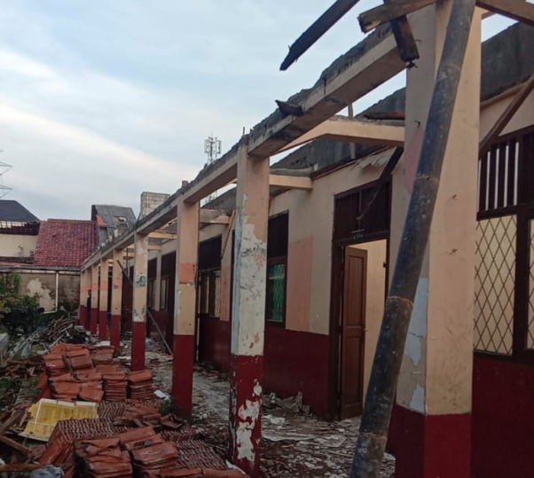 Renovasi SDN Tapos 4 Dikerjakan Tanpa Prosedur