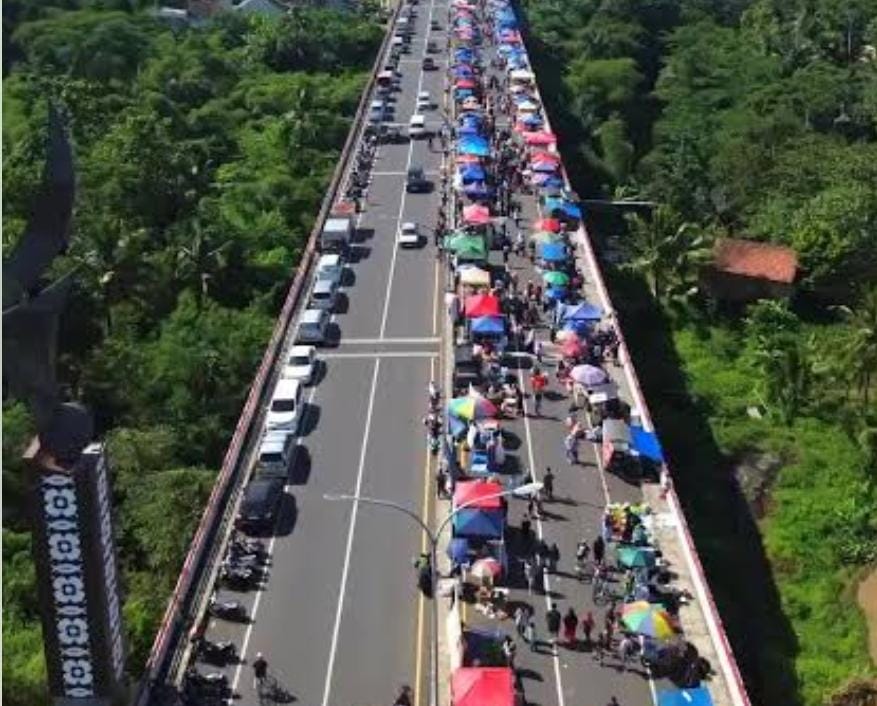 CFD di Jembatan Lingkar Utara Kota Tasikmalaya: Ancaman Keselamatan, Pembiaran Parkir Liar, dan Dugaan Pungutan