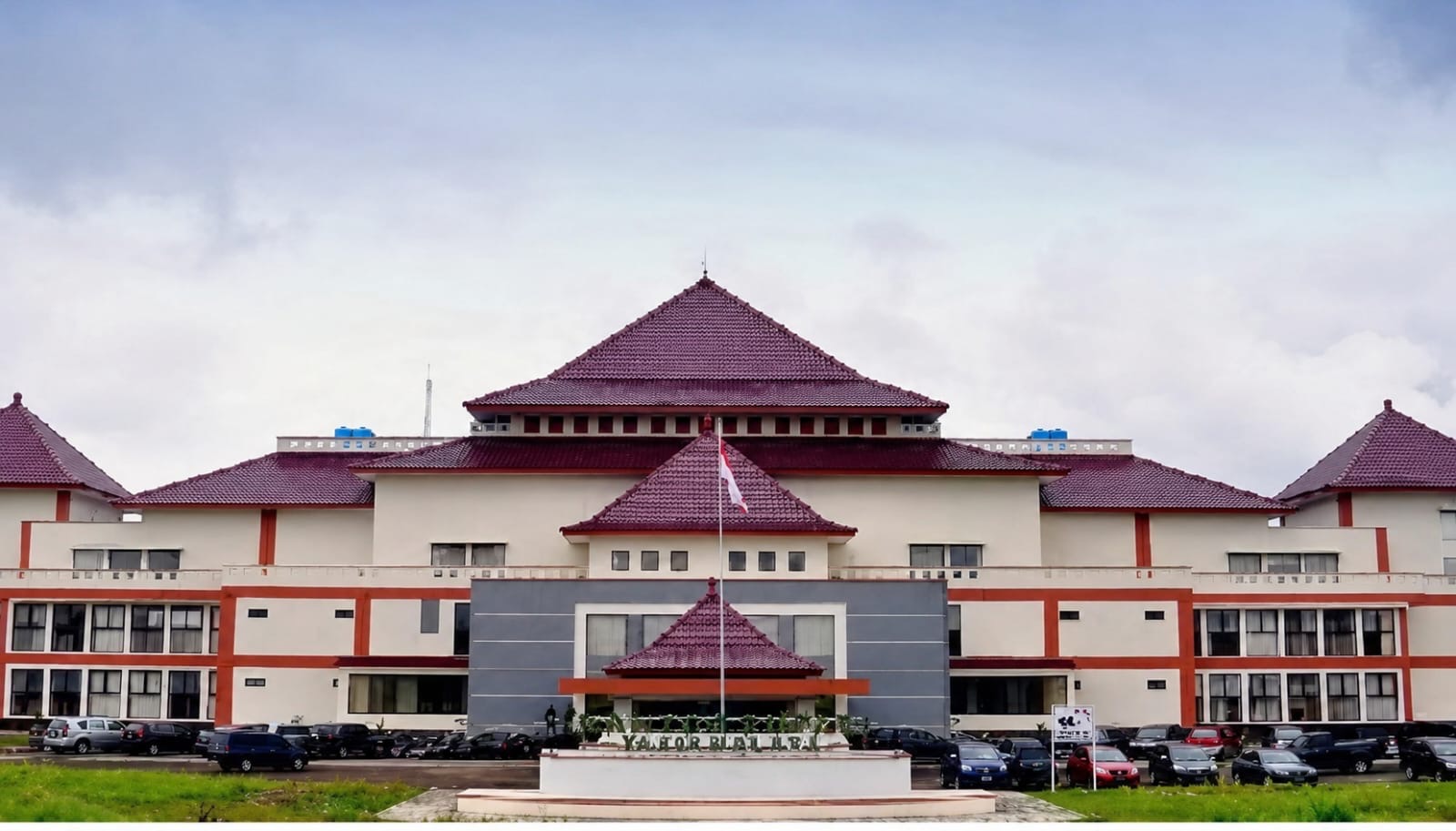 PAKET BANTUAN MASYARAKAT Rp5,48 MILIAR DI SETDA KABUPATEN TASIKMALAYA JADI SOROTAN, KABAG KESRA BUNGKAM