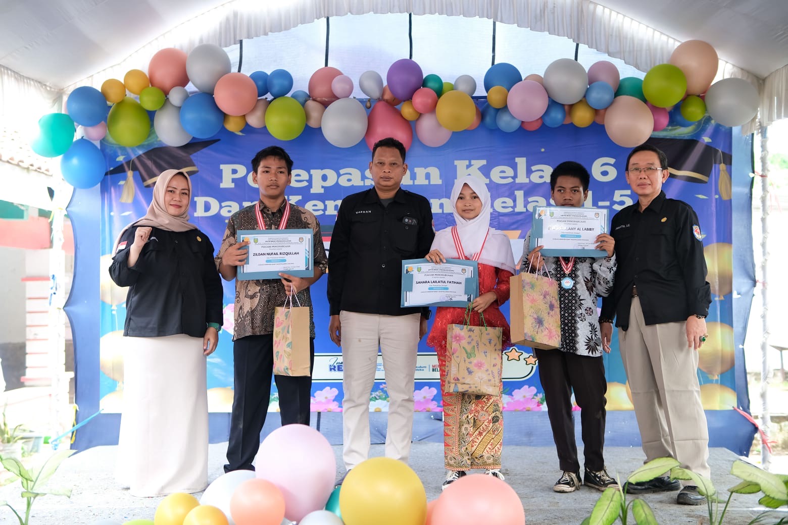 Pelepasan Murid Kelas VI UPTD SDN 1 Penganjang Berlangsung Meriah dan Penuh Haru