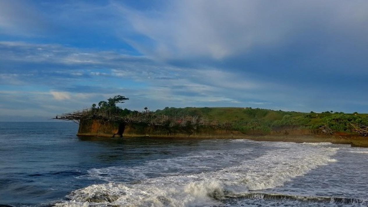 Desa Sukatani Surade: Dongkrak Ekonomi Warga Dengan Wisata Pantai Dan Potensi Kelautan