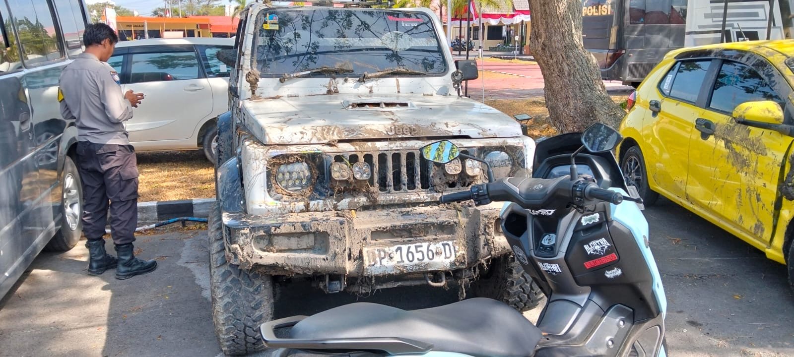 Tabrak Jeep di Mattirobulu, Pelaku Tak Kunjung Tuntaskan Perbaikan, Korban Geram 