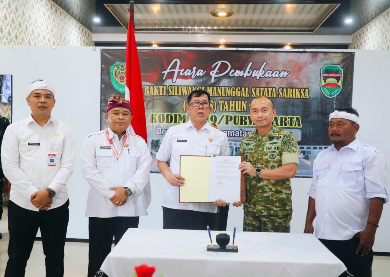 Pembukaan BSMSS 2026 di Desa Cijunti, Sinergi TNI-Pemda Bangun Jalan Beton Dihadiri Sekda Purwakarta